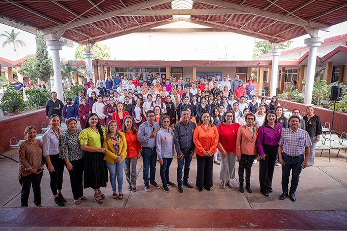 Promueven salud y prevención en Jornada de Atención para las Mujeres en Ruiz Cortines