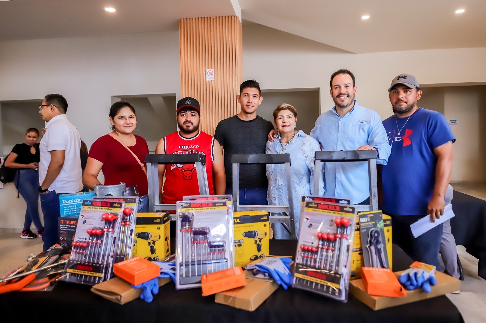 Entregan equipos a micros y pequeñas empresas de Guasave; son inversión directa a la economía familiar: Dra. Cecilia Ramírez Montoya