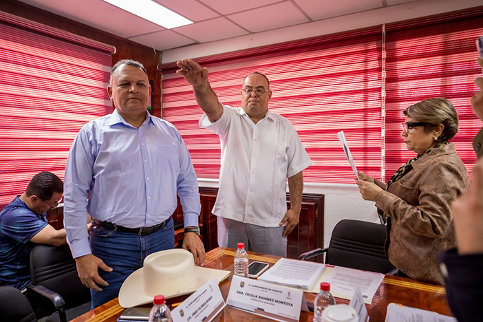 Luis Enrique Valdés Félix, es el nuevo titular del OIC; Cabildo aprueba propuesta por unanimidad