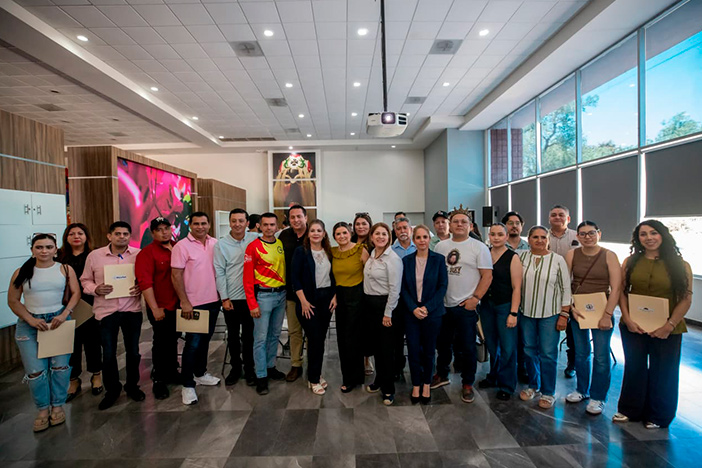 Entregan 49 registros de marca a empresas de Guasave