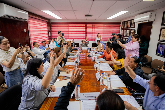 Comparece en Cabildo titular del OIC; regidores exigen fincar responsabilidades contra ex funcionarios de la pasada administración