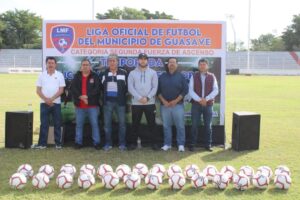 También asistieron el presidente del comité de fútbol, Roberto “Kiko” Araujo, Juan Carlos Pérez Zamorano, presidente de la liga, Miguel Ángel Félix presidente de la Afoesac y Guadalupe Liera.