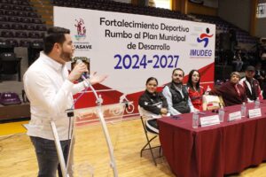 El director del Instituto Municipal del Deporte, Osvaldo Flores Flores, agradece todos los deportistas, presidentes de comités, delegados, entrenadores y publico en general, por todo el apoyo brindado durante el foro denominado “Fortalecimiento Deportivo” rumbo al plan municipal 2024-2027.