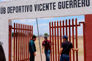 Buscan mejorar espacios deportivos en El Pitahayal y Vicente Guerrero